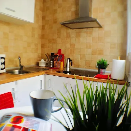 Centro + Wifi+ 2 Camas De Matrimonio +playa Apartment *